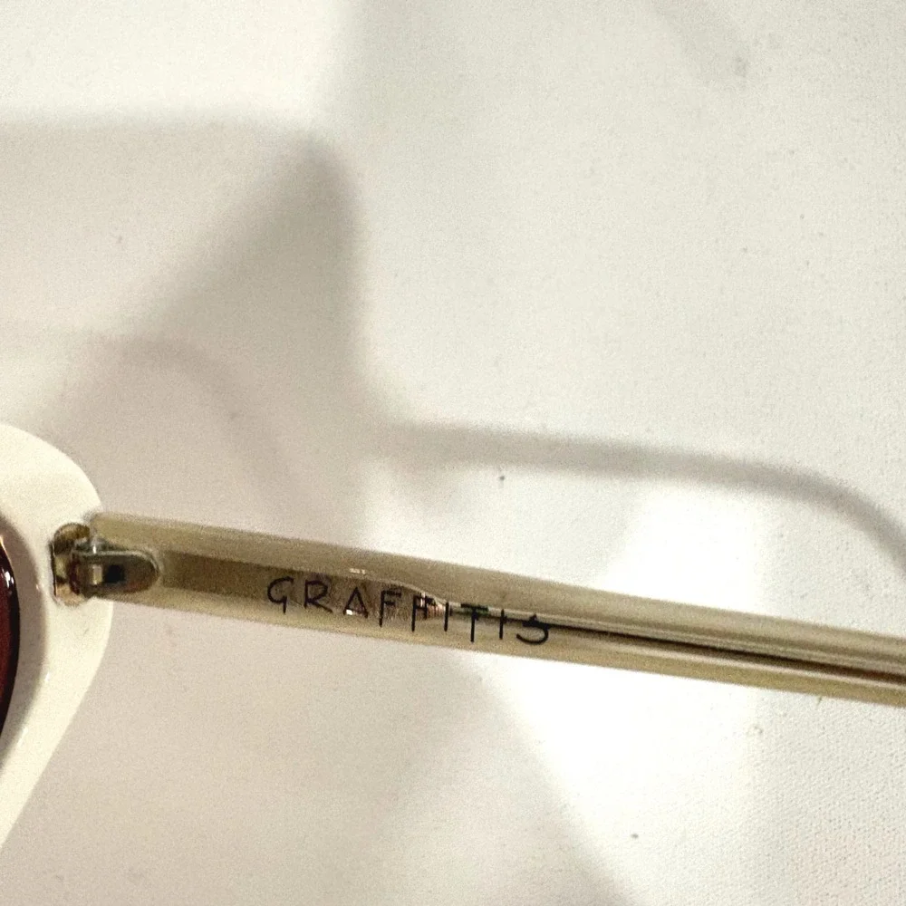 Graffiti 5 Handmade in France Designer Sunglasses Red Black White Cat Eye 101 G4